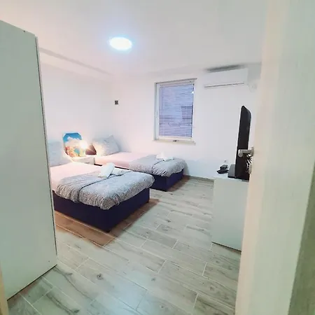 Apartmans Nejra2 Sa Bazenom Pula