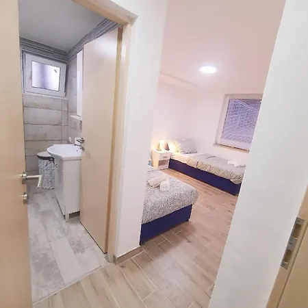 Apartmans Nejra2 Sa Bazenom