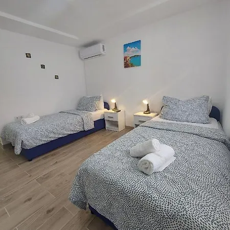 Apartmans Nejra2 Sa Bazenom