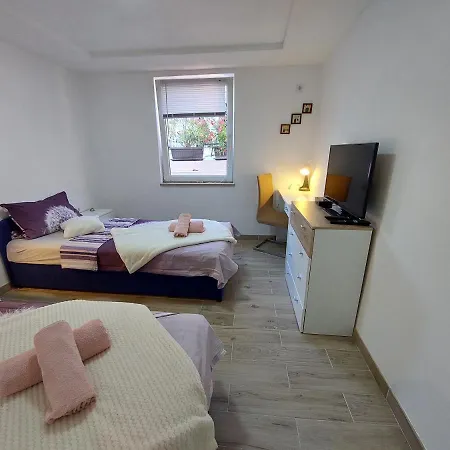 Apartmans Nejra2 Sa Bazenom Apartment Pula