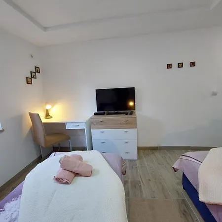 Apartment Apartmans Nejra2 Sa Bazenom Pula
