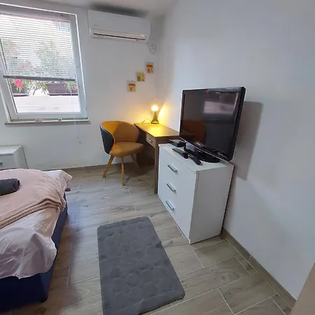 Apartmans Nejra2 Sa Bazenom Apartment