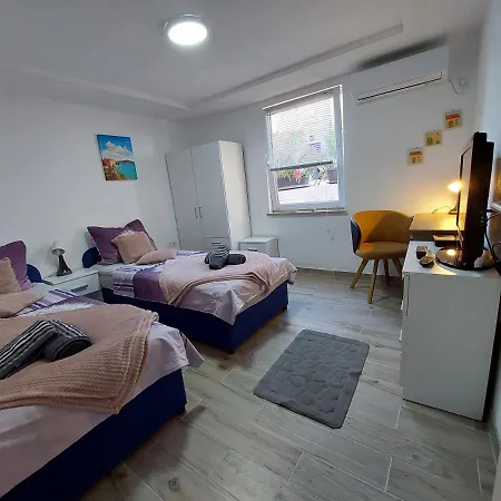 Apartmans Nejra2 Sa Bazenom Apartment *